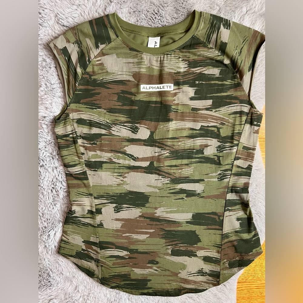Alphalete Camo Velocity Short Sleeve T-Shirt